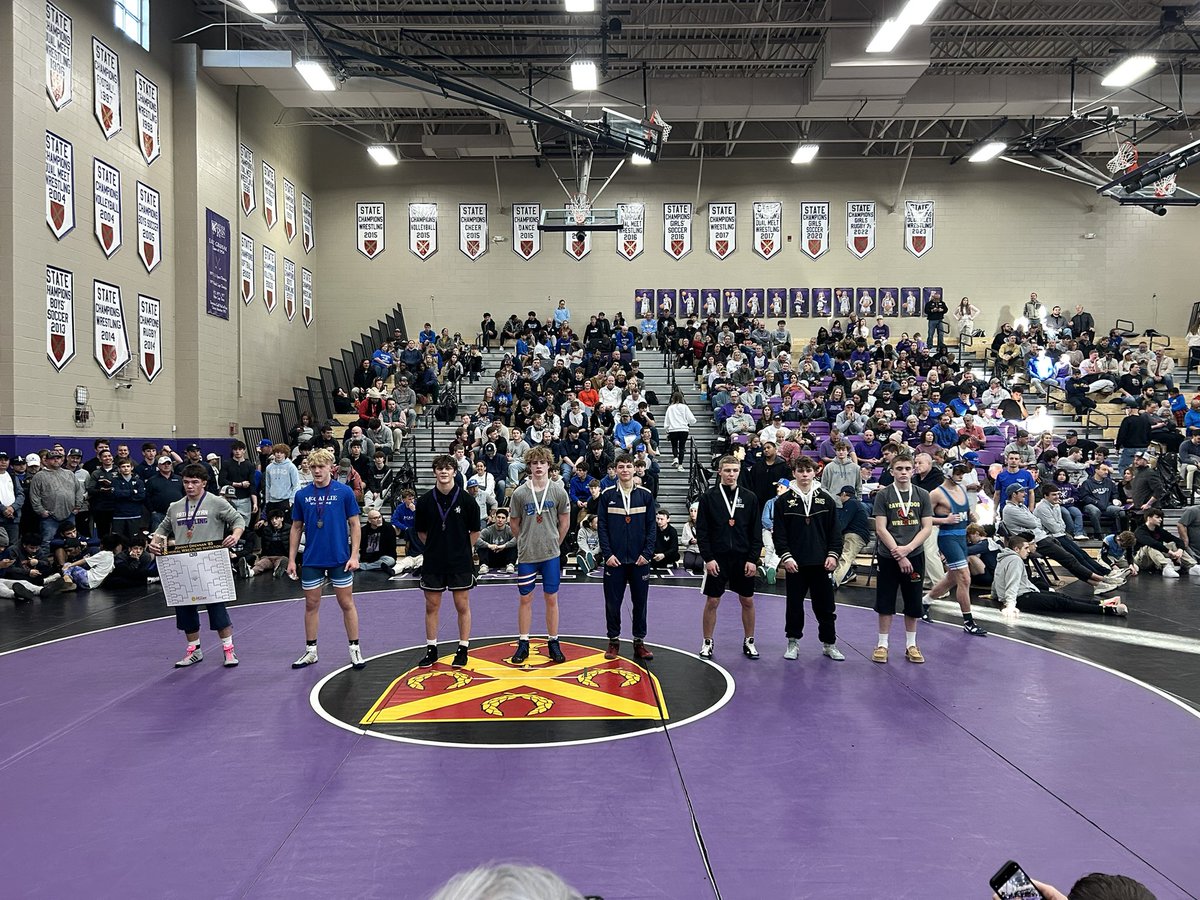 SpringfieldWre2's tweet image. The Bruise Brothers traveled to Father Ryan High School for the Johnny Drennan Invite. 55 schools from 7 different states had wrestlers competing in this 2 day tournament. Senior Connor Reeves battled his way through a tough bracket and took 7th place out of the 55 schools.