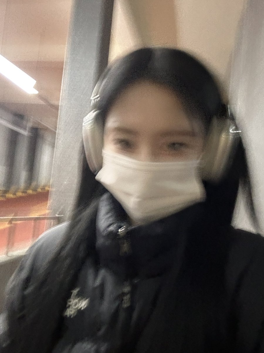 아귀여워
사진 제목 : 추위에맞서는내자신쫌세보이지?