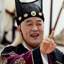 国内很多人又阳了，刀片嗓子＋发烧..... 
这不是新的投毒，这是疫苗电磁游戏，具体而言就是通过基站调频触发体内疫苗物质(比如氧化石墨烯)的反应，于是就有阳了的症状。

智商测试: 2022年11月底全国全面放开疫情管控之后，全国大面积几乎全部感染了一遍，当时也是玩儿的基站调频套路....