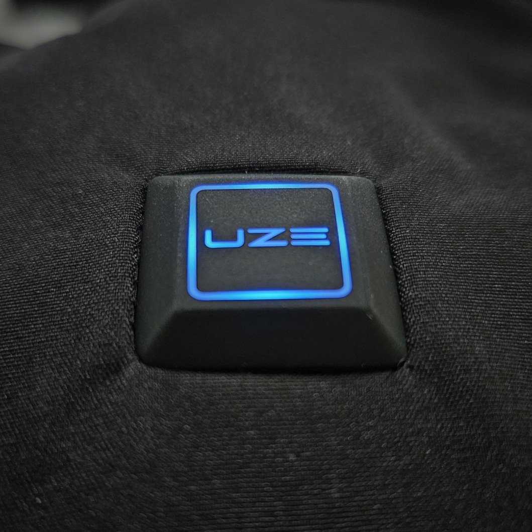 UZE_TECH's tweet photo. With three customizable temperature settings (120°F/49°C, 140°F/60°C, 160°F/71°C), the UZE Heated Jacket lets you adjust the warmth to match your activity level or environment; keeping comfort always in your control 🌡️

🛍️https://t.co/GCw4HMhyZw
#UZEtech #HeatedJacket #SmartClothing