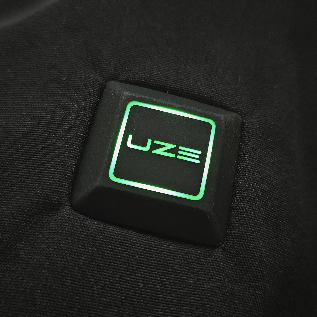 UZE_TECH's tweet photo. With three customizable temperature settings (120°F/49°C, 140°F/60°C, 160°F/71°C), the UZE Heated Jacket lets you adjust the warmth to match your activity level or environment; keeping comfort always in your control 🌡️

🛍️https://t.co/GCw4HMhyZw
#UZEtech #HeatedJacket #SmartClothing