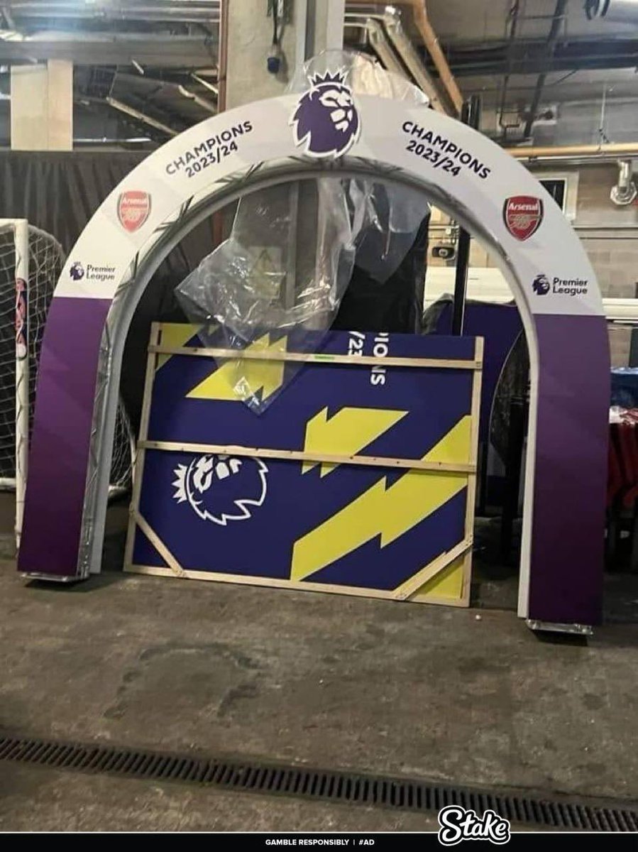 10 of the Most Iconic moments in the Premier league history 

A thread