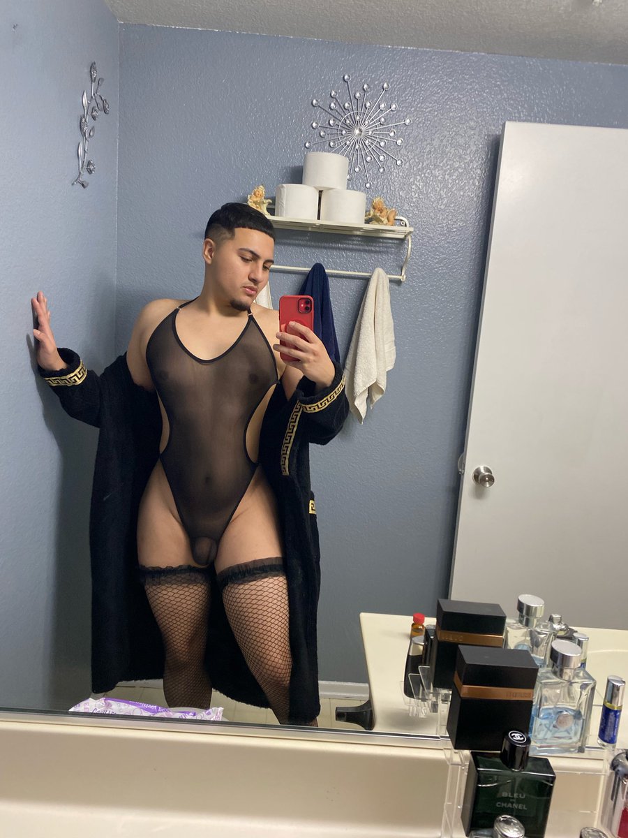 LingerieMales's tweet photo. So fucking sexy in lingerie @Oh_chuyy 🥵🥵🔥🔥 https://t.co/jGhzNeGqcv