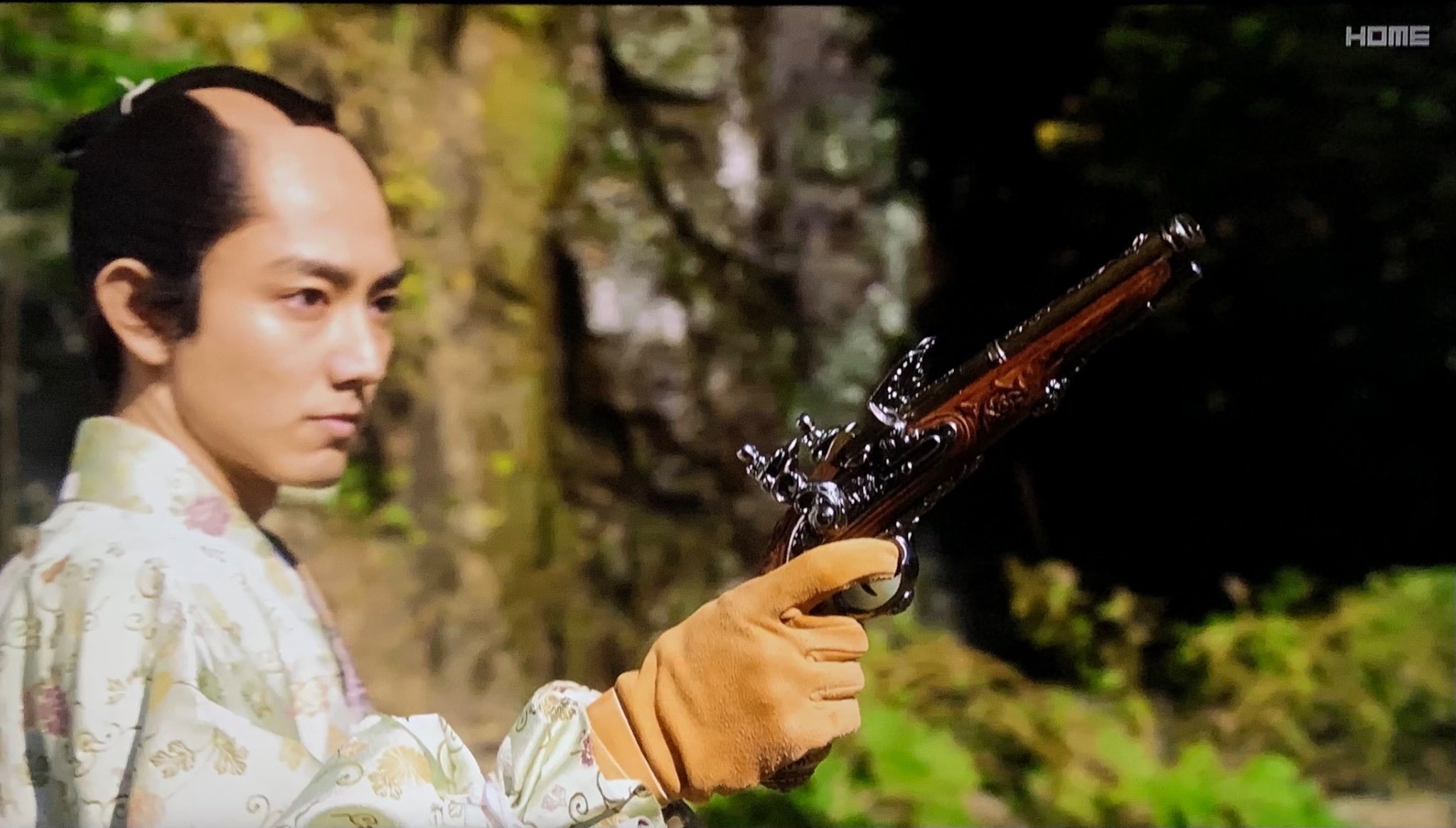 捜査官J🔫ドラマの銃器・劇用車特定班 on X: 