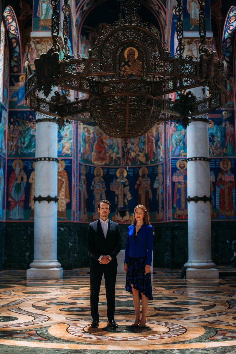 Драги пријатељи,

У овим светим данима када славимо рођење Господа и Спаситеља нашег Исуса Христа, мислимо на све оне који се боре са неправдом, сиромаштвом и тугом. Божић нас учи да ниједан човек не сме бити заборављен, да је свака душа важна, и да је свачија патња наша