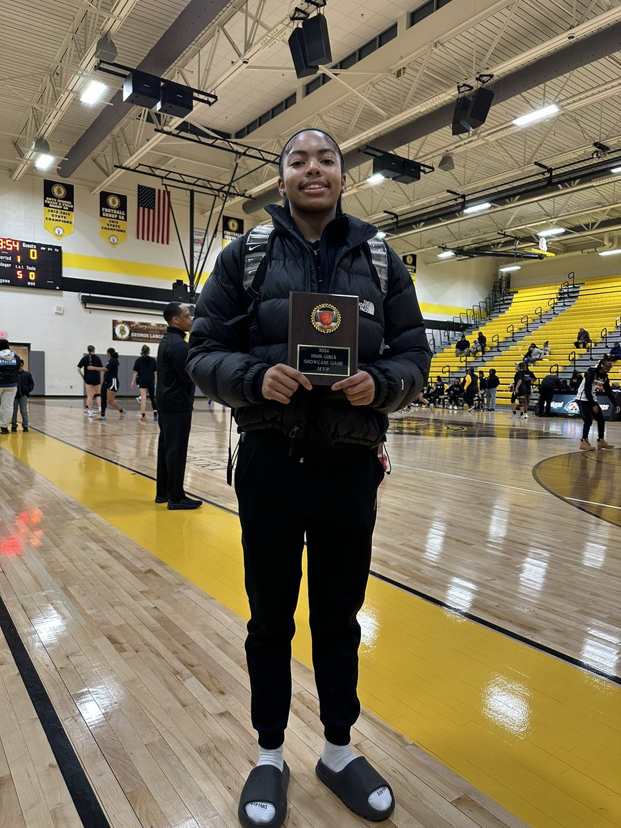 HagansTheresa's tweet image. MVP, #jobnotdoneyet @BishopIretonWBB @Pitt_WBB @PGHVirginia @MMBR_CoachGBell :@coach_iii