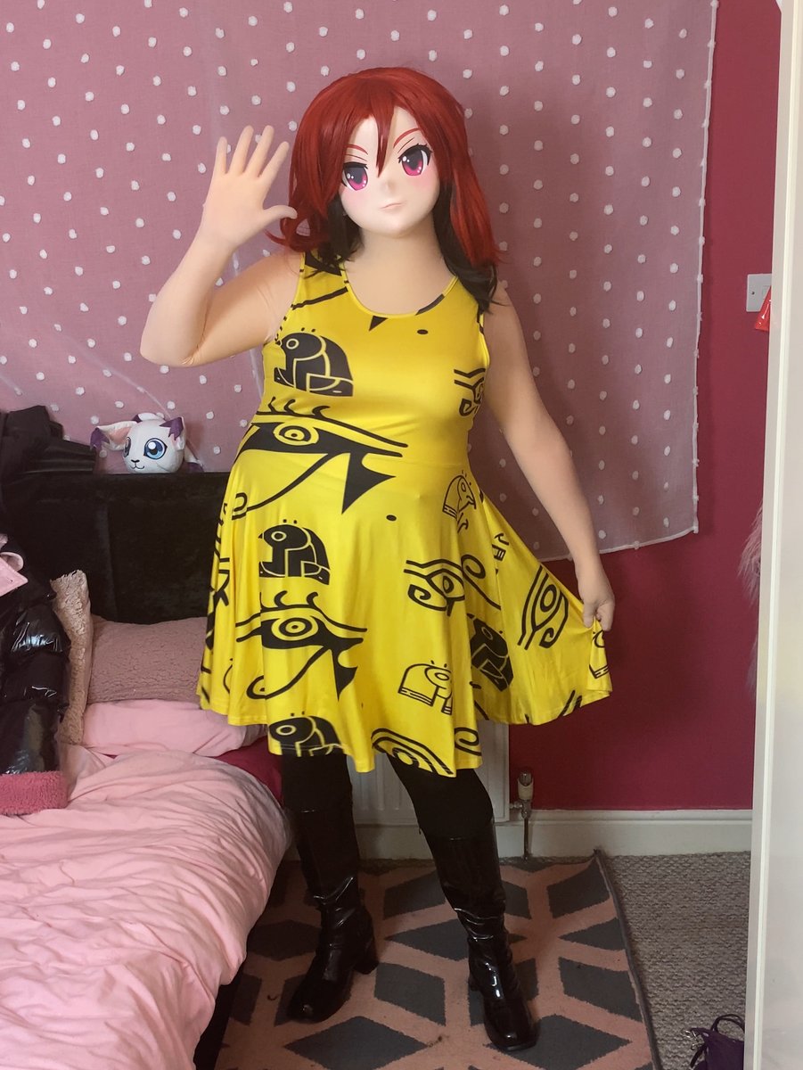 SwitchKara's tweet photo. Day 5 - Splash of Yellow! Onwards to the week _o/

#Kigurumi #Puffa #Goal365 https://t.co/SgUYcak4gb