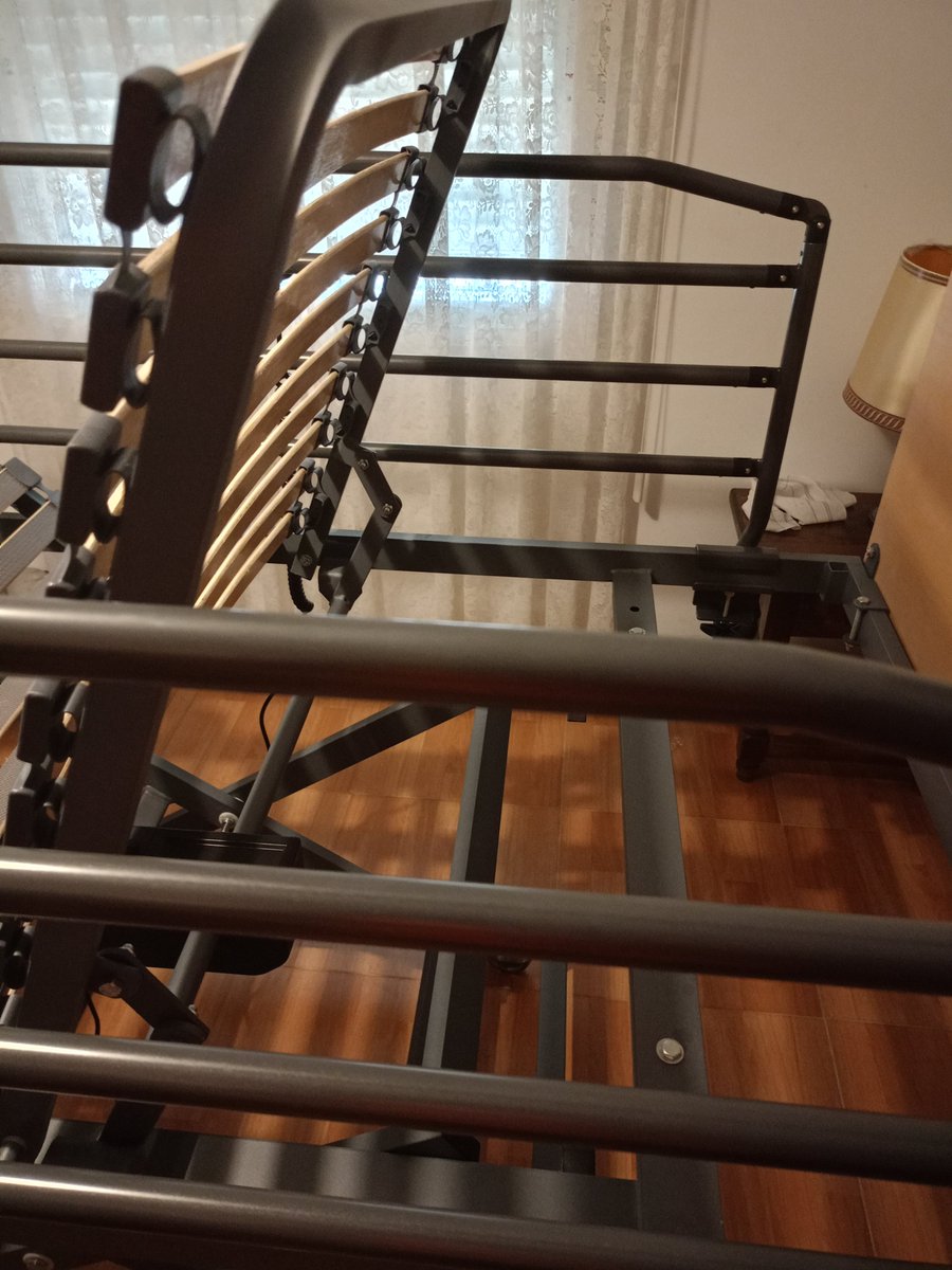 BeToSeek's tweet photo. Camas articuladas con carro elevador https://t.co/wAxvi7E043