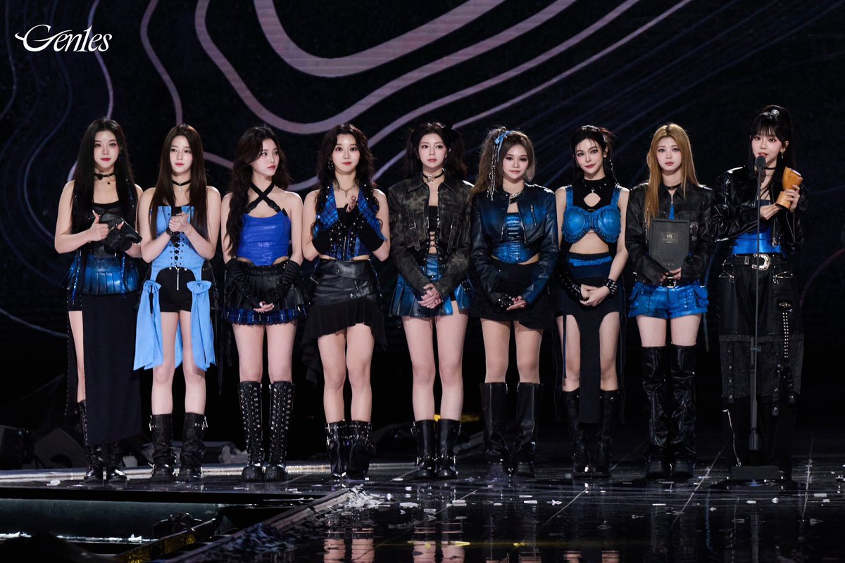 ⓘ Rebel Girls Paint The Town Blue 📫