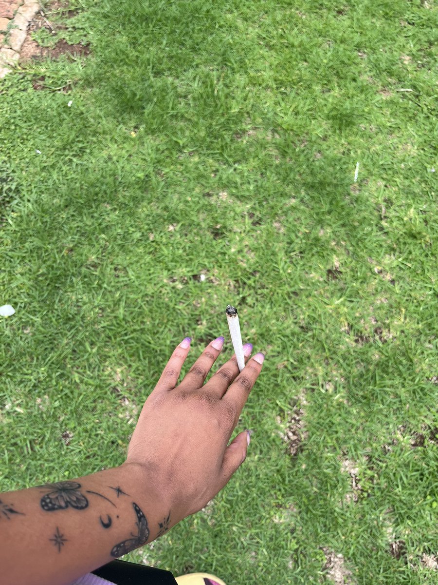 Lsdthedrug's tweet photo. Before things start getting too serious…  

Happy gloomy Sundaze 💚 https://t.co/flT0ZnheJo