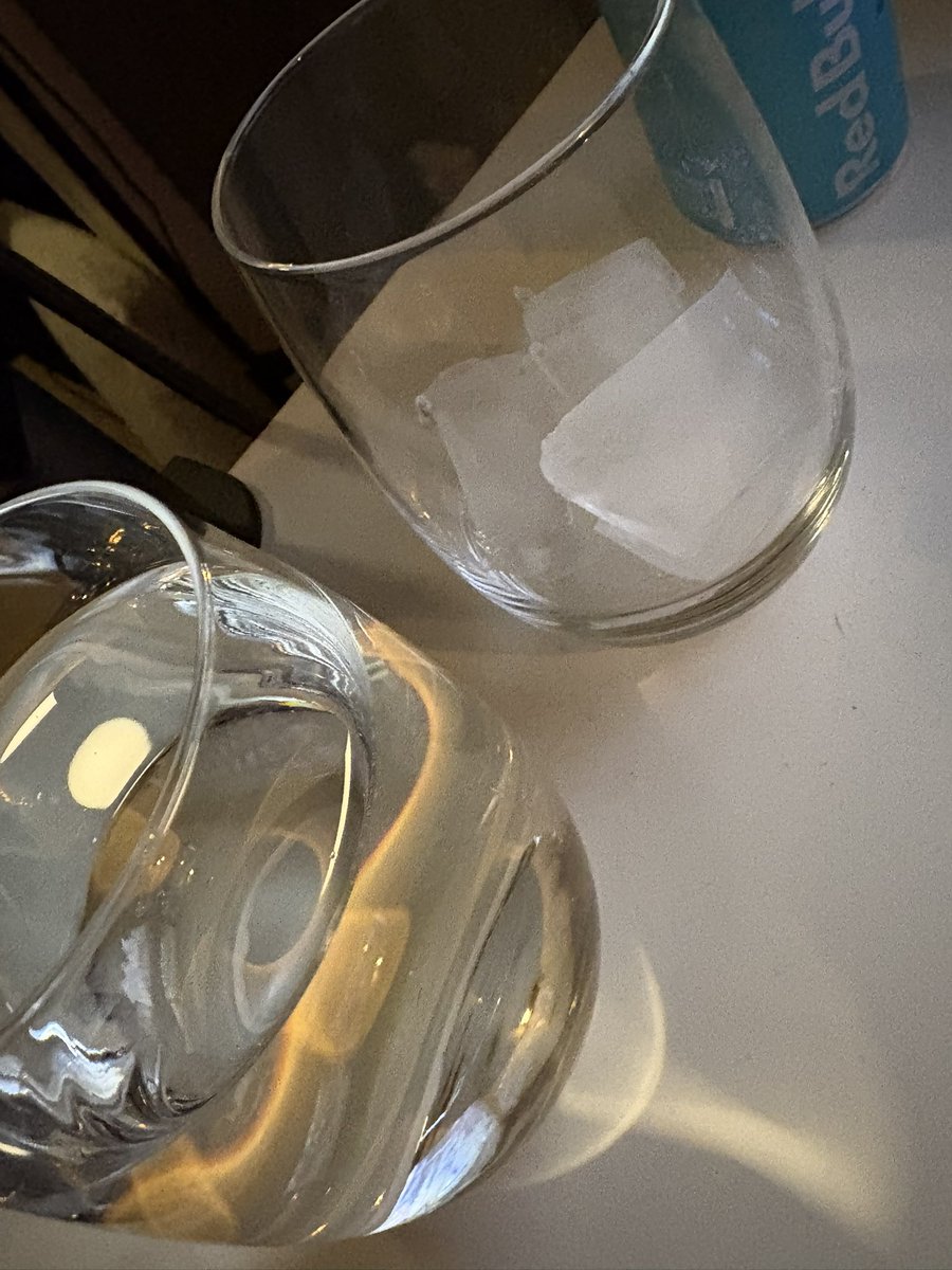 Bright and early

twitch.tv/zaelia

water and snowcubes