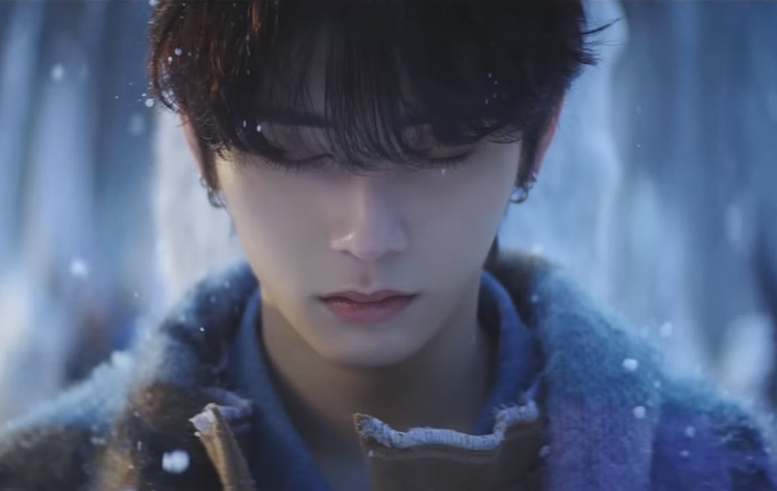 abitbiscuit's tweet photo. ไดเรคเตอร์ที่ทำ mv teaser 오늘만 ILY ให้บนดรอบนี้คือคุณ HANBAGO (HANGYEOL LEE) ที่น่าจะมาทำงานกับเด็กๆครั้งแรก แต่ผลงานแต่ละอันของเค้าคือดี ภาพสวย มุมกล้อง สตอรี่ ดีไปหมด small girl-ยองจี, winter ahead-วี, cool with you/ditto-นิวจีนส์, psycho-รววงี้ อมกกกกก สิบสิบไม่หัก https://t.co/K813PmDilM
