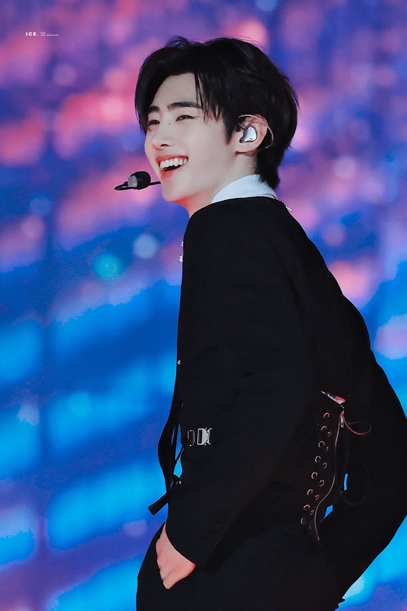 𝑰𝒄𝒆 tweet media