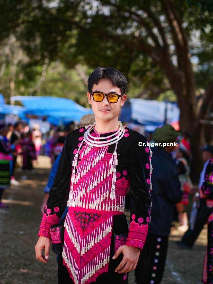 ให้กี่คะแนน ว่ามา 😆😆สวัสดีปีใหม่ม้ง 2025