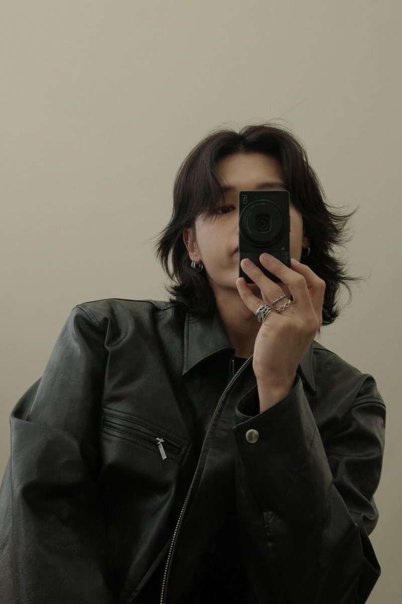 sunbeamwoo's tweet image. i think we’ve reached the stage where if he cuts his hair it’ll actually kill me