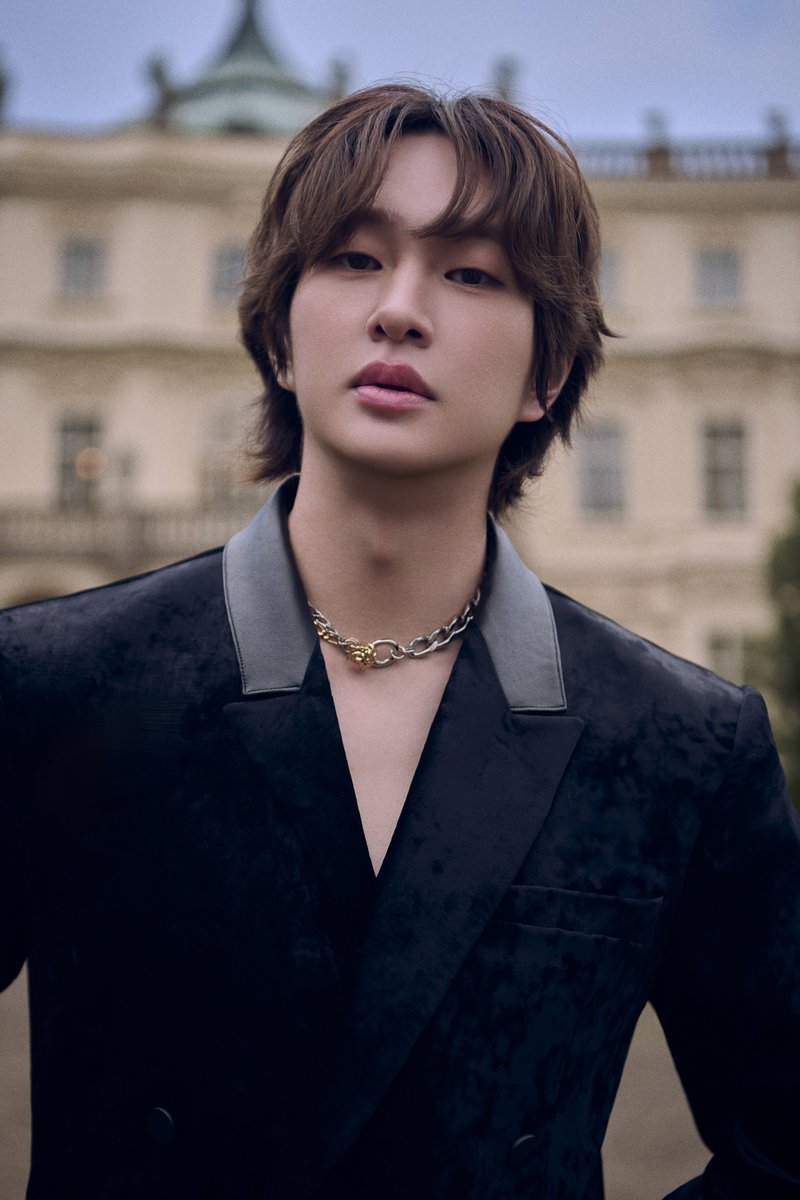 justzahra5's tweet image. i really don't know wth sm were thinking when they put him in old man vests all the time like why???