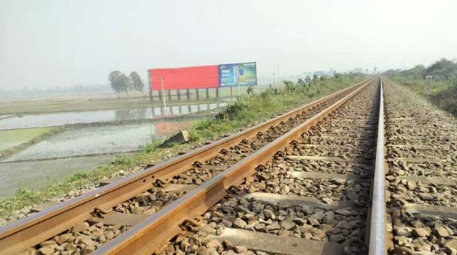 কালিয়াকৈরে ট্রেনে কাটা পড়ে নারীসহ দুই জনের মৃত্যু