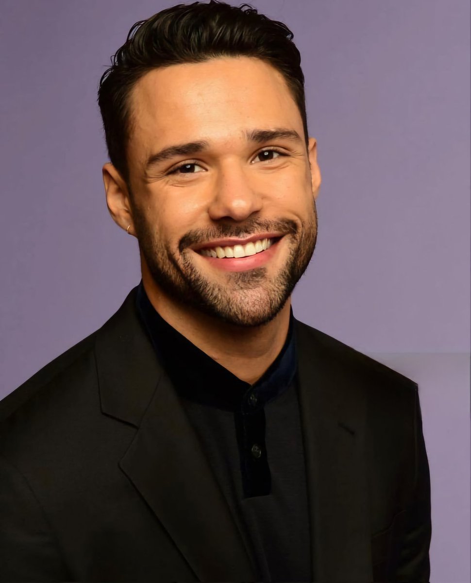 HollanovHudConn's tweet photo. I hope you all have a happy first SilvaSunday of 2025 🫠🫶🏽💞🤤🫦🔥
#silvasunday #rafaelsilva #gorgeousman #hottie #happysunday #firstsundayoftheyear https://t.co/xSNuOgRC8w