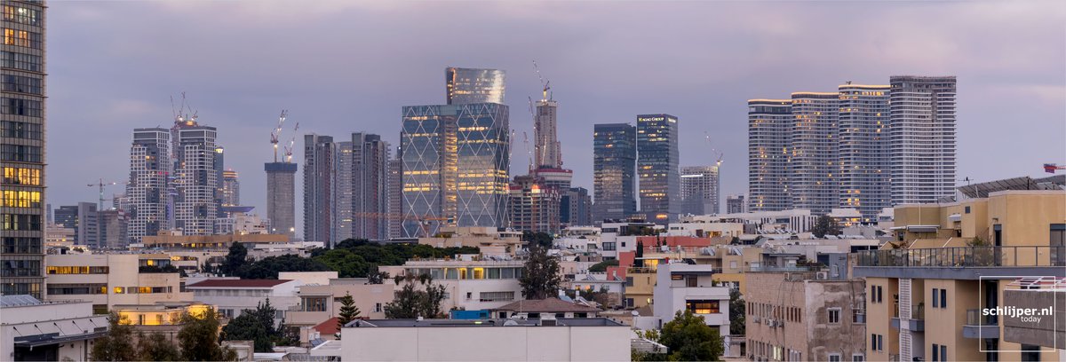 schlijperisrael's tweet image. Where: Tel Aviv, Nahalat Binyamin
When: 04 01 2025 16:59
What: #skylineTLV #panoramaTLV #highrise #litwindows #tohatower #azrielispiraltower #gindiTLV