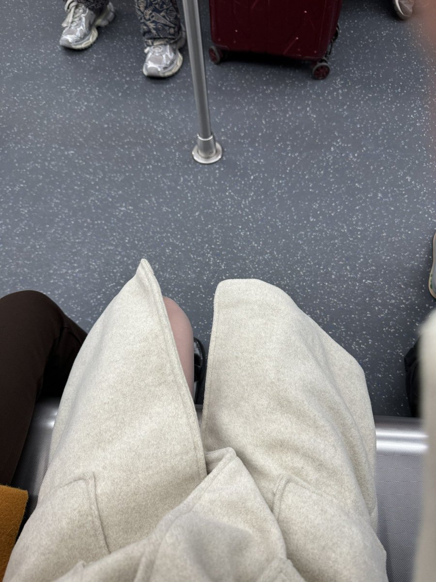 今天我有一点困困的 tweet media