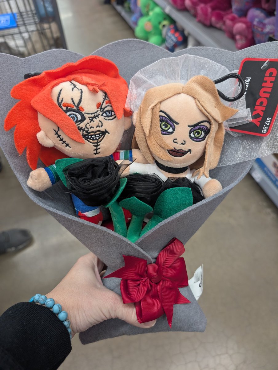 StephTwo3's tweet image. Happy early Valentine&apos;s Day @DevonESawa!! ❣️🔪🩸@ChuckyIsReal