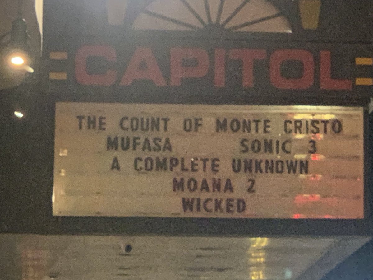 SarahGVincent's tweet image. What I did for fun last night? Watch a 3 hr French film, #LeComteDeMonteCristo! #AlexandreDumas #PierreNiney  #AnaïsDemoustier #PatrickMille #LaurentLafitte #BastienBouillon #AnamariaVartolomei #JulienDeSaintJean #TheCountofMonteCristo #AlexandredeLaPatellière #MatthieuDelaporte