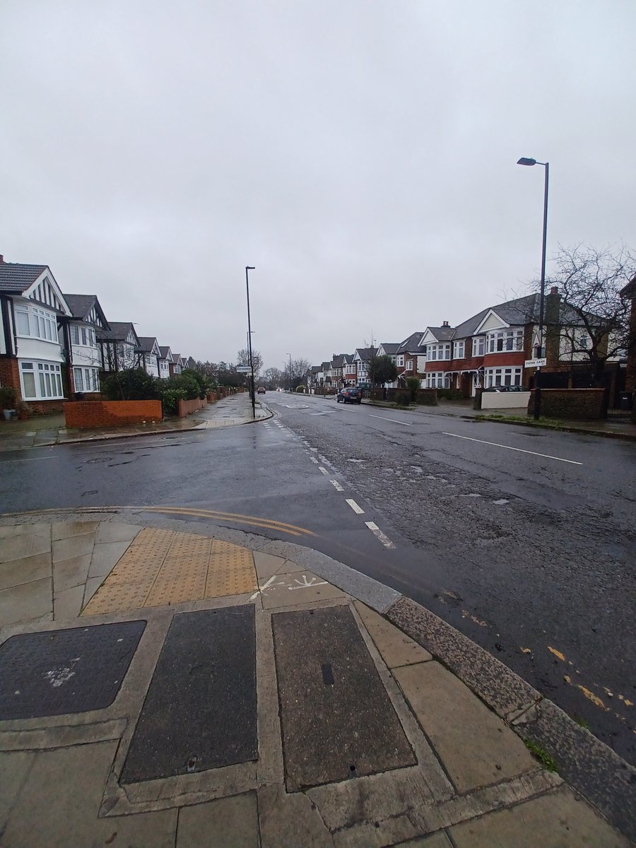 MPSEalingCommon's tweet photo. Currently on foot patrol around #Ealingcommon in the not so nice wet weather. If you see us, please say hi ๐ #mylocalmet #neighbourhoodpolicing https://t.co/SMstSv6xwE