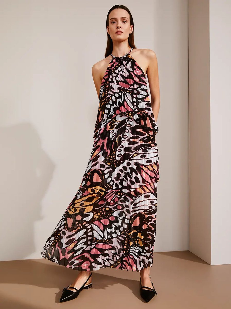 kendam_com's tweet image. Marc Cain Spring Summer 2025 collection lookbook kendam.com/news/lookbooks…

#MarcCain #SS25 #Lookbooks #Fashion #Kendam