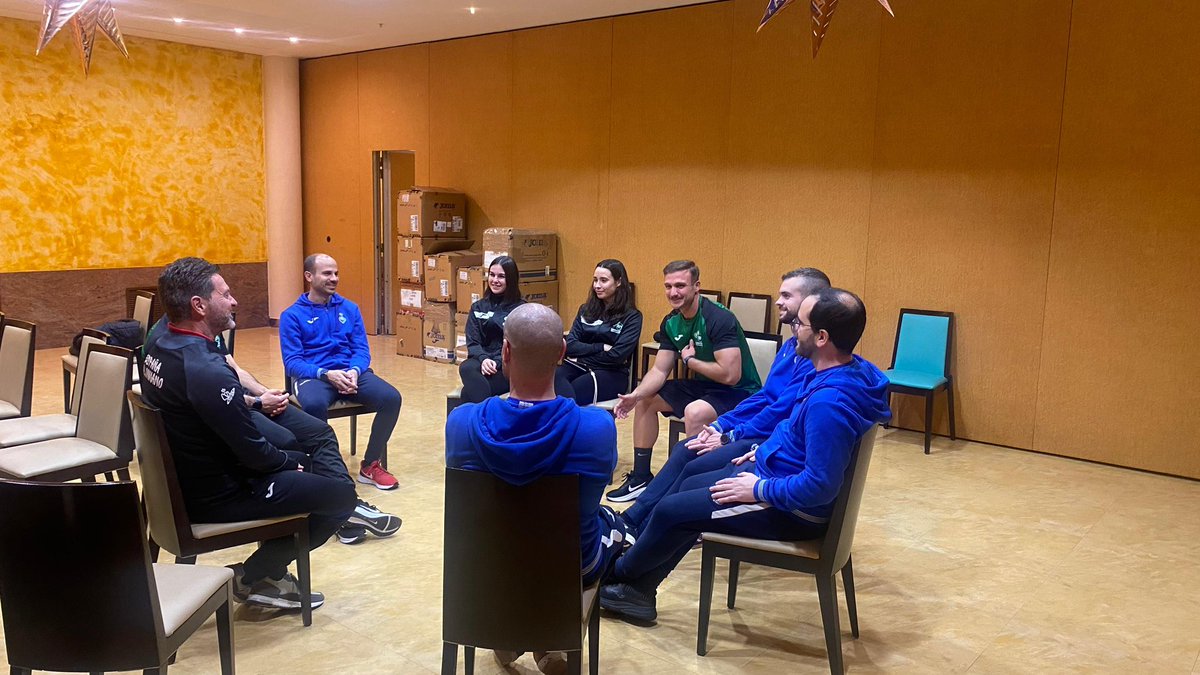 Nuestro equipo arbitral para el #CESACATALUÑA2025 se encuentra preparado y formándose junto a nuestro presidente <a href="/mcasadofer/">Manuel Casado</a> ✌🏽