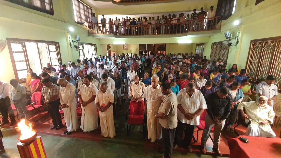 uthayashalin's tweet image. The 25th Memorial of Maamanithar Kumar Ponnambalam was held today at Kalaithoothu Hall, Jaffna, with MP Gajendrakumar Ponnambalam inaugurating the event by garlanding his father’s portrait. The memorial lecture was attended by key figures, including Tamil National Alliance MP S.…