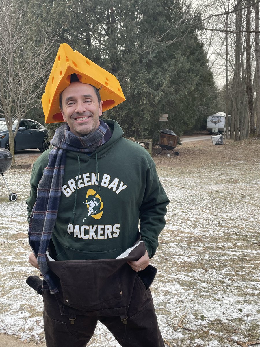 CharlieSokaitis's tweet image. Oh we game day ready @packers @ChicagoBears #tailgatetime