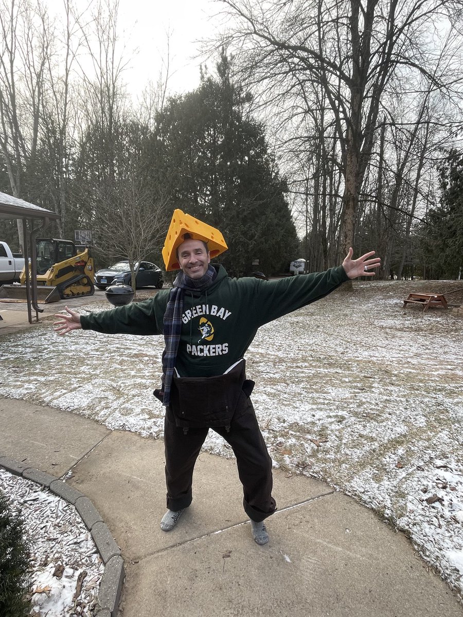 CharlieSokaitis's tweet image. Oh we game day ready @packers @ChicagoBears #tailgatetime