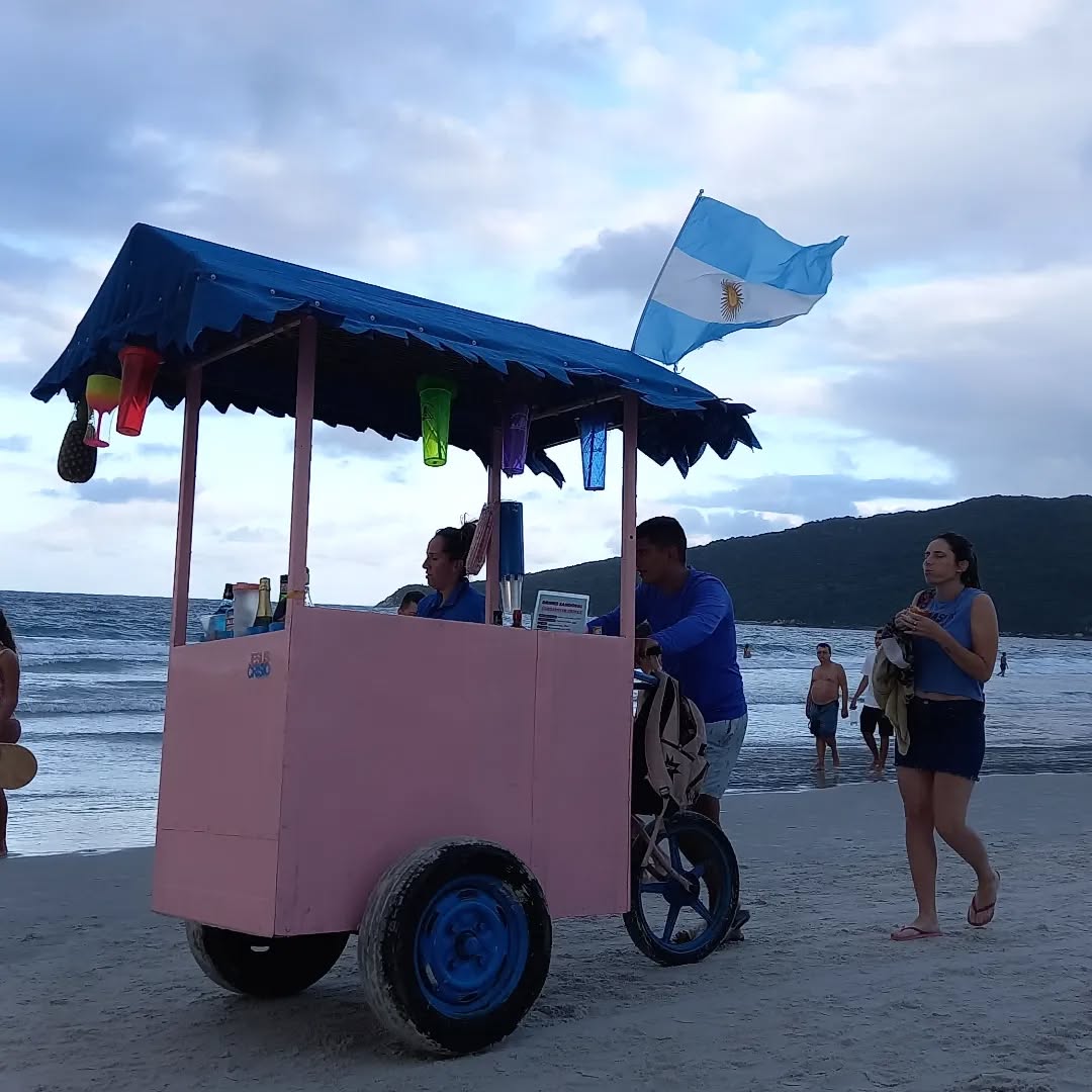 colossalmeiraz's tweet image. Pertinho de casa... #PraiaDosIngleses #Florianópolis #Floripa #SantaCatarina #SEPFLORIPA @Palmeiras 
Se habla mucho por aca tambien boludo!😁
Bom Domingo para todos vocês meus amores💚
#AvantiPalestra e segue o periquito🦜 para mais...