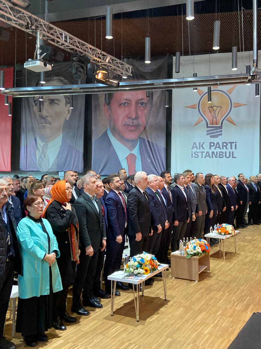 Semt-i mukaddes İstanbulumuz'un kalbi Ebu Eyyübel Ensari'nin bulunduğu Eyüpsultan ilçemiz'in Ak parti Olağan kongresinin hayırlara vesile olmasını diler, <a href="/Muhmmtvanlioglu/">Muhammet VANLIOĞLU</a> ve ekibini tebrik eder, başarılar dilerim.
<a href="/abdullahozdemir/">Abdullah Özdemir</a>
<a href="/osmannnurika/">Osman Nuri Kabaktepe</a> 
<a href="/efkanala/">Efkan Âlâ</a> 
<a href="/eyupilceakparti/">AK Parti Eyüpsultan</a>