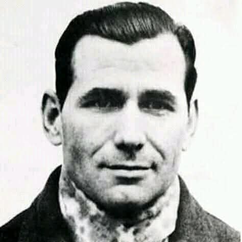 ⚫ El 5 de enero de 1960  cae asesinado en Catalunya, Francisco Sabate i Llopart, "Quico sabate", un legendario guerrillero urbano anarquista de la resistencia contra la sangrienta dictadura de Franco en el Estado español.

Combatió contra las fuerzas de derechas de Franco en ⬇️