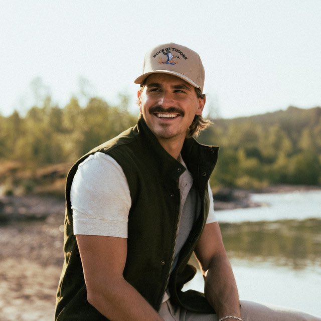 .<a href="/TuckerWetmore/">Tuck</a>’s “Wind Up Missin’ You” officially rises to #1 on this week’s published US Country Radio (Mediabase) chart. 

It’s his first career chart-topper at the format.