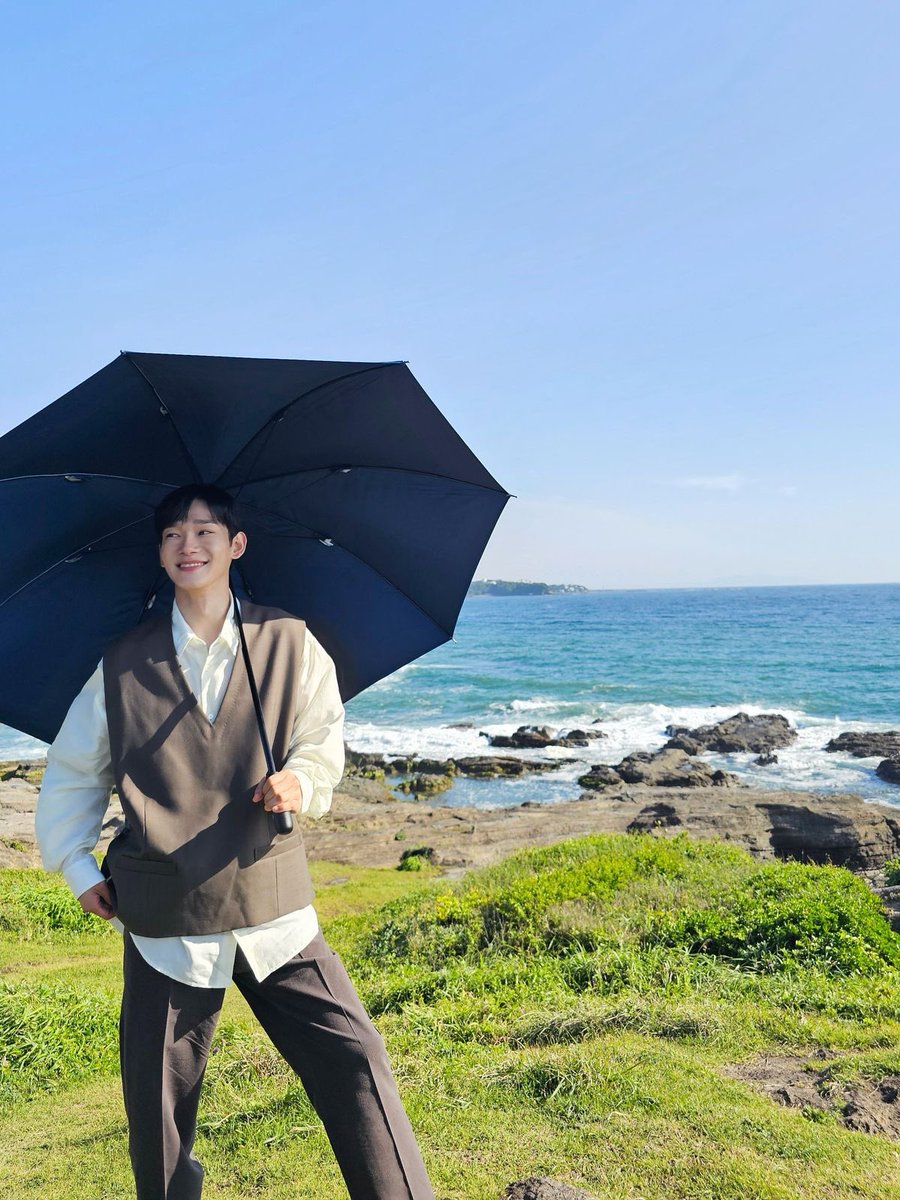 irregularglxy's tweet photo. Chen
-very polite, soft, kind, humble
-But doesn’t mean you can step on them
-Can/know how to fight back
-Gentle but Strong
-Warm and approachable 
-Passionate in a calm way
-Soft smile
-act depends on their surroundings
-fun and funny 
-Type of book: Classic novel
-Hufflepuff/ravenclaw