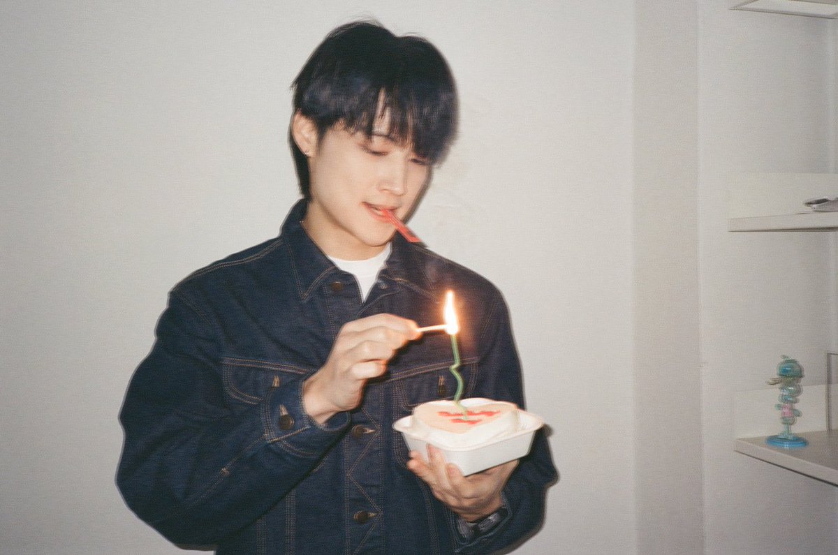 Celebs__Arabic's tweet image. عيد ميلاد سعيد لقائد فرقة GOT7 المبدع JayB الذي يحتفل بعيد ميلاده الـ 31 🥳❤️!

 #HBDJAEB3OM1E