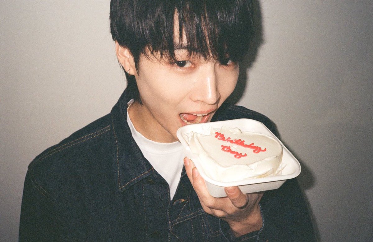 Celebs__Arabic's tweet image. عيد ميلاد سعيد لقائد فرقة GOT7 المبدع JayB الذي يحتفل بعيد ميلاده الـ 31 🥳❤️!

 #HBDJAEB3OM1E