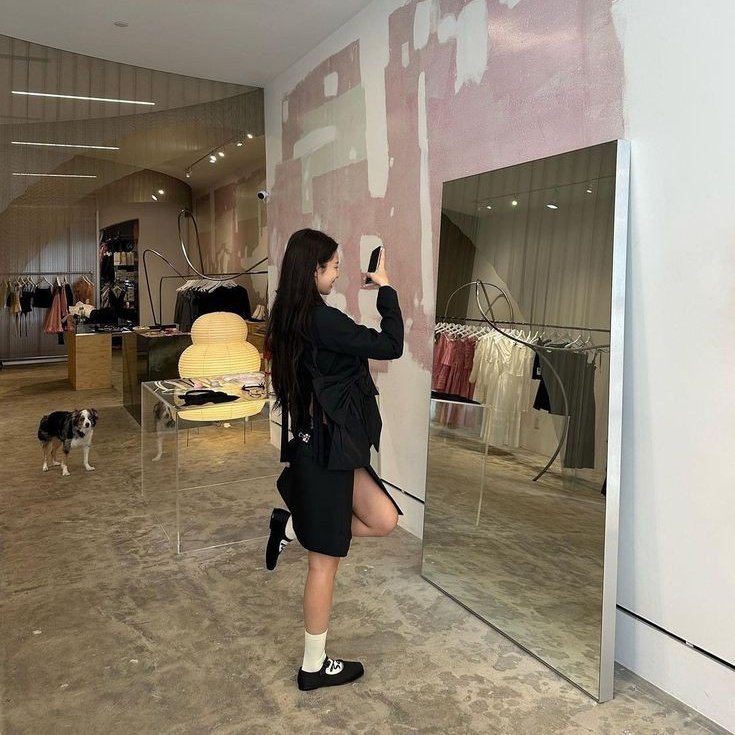 back when jennie visited sandy liang's store in nyc ˚🩰 ｡⋆