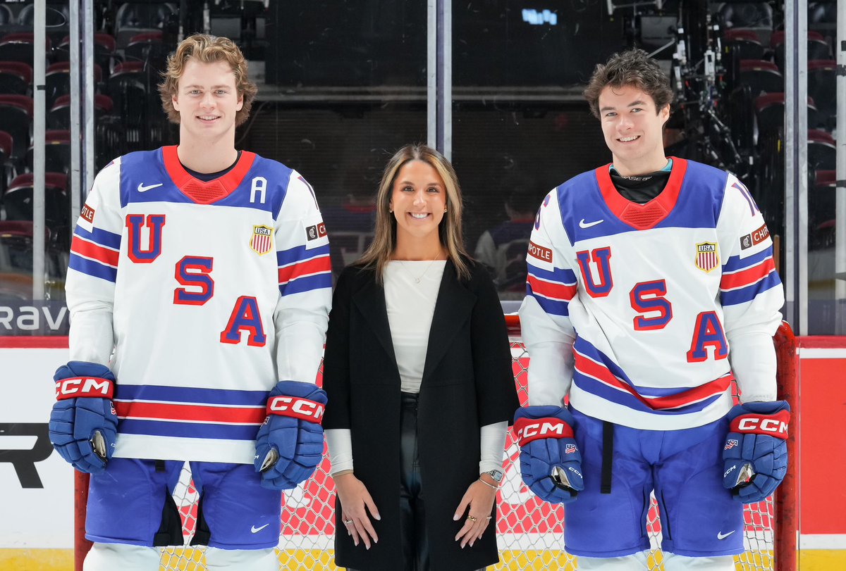 𝙶𝚘𝚒𝚗𝚐 𝚏𝚘𝚛 𝚐𝚘𝚕𝚍 ✨

Good luck to Irish sophomores <a href="/_dannynelson/">Danny Nelson</a> and <a href="/_paulfischer7/">paulfischer7</a>, and our director of operations Jess, as they compete for gold at the <a href="/IIHFHockey/">IIHF</a> World Junior Championships tonight with Team USA! 

#GoIrish