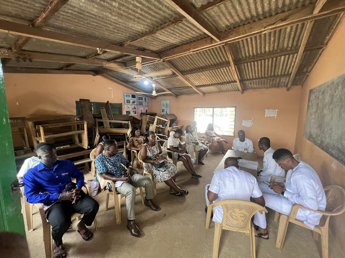 epsu_lashibi's tweet photo. Rev. Romeo Anku - Incoming President 

Also the Electoral Committee, Outgoing Executives, Incoming Executives, Former leaders. 

The session was an interactive one where by there was one - on - one portfolio orientation, the state of the Union, words of guidance and motivation https://t.co/77SYm1DJ5L