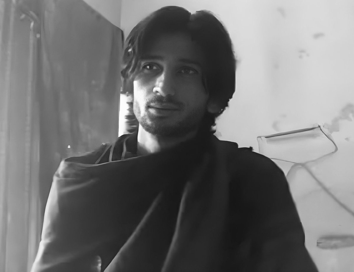 BaluchSalam's tweet photo. من پہ مِرگ گار نباں !!!

شھید الیاس نِزر ءُ شھید کمبر چاکر 

#5thJanuary2011 https://t.co/PKP8G0ufLl