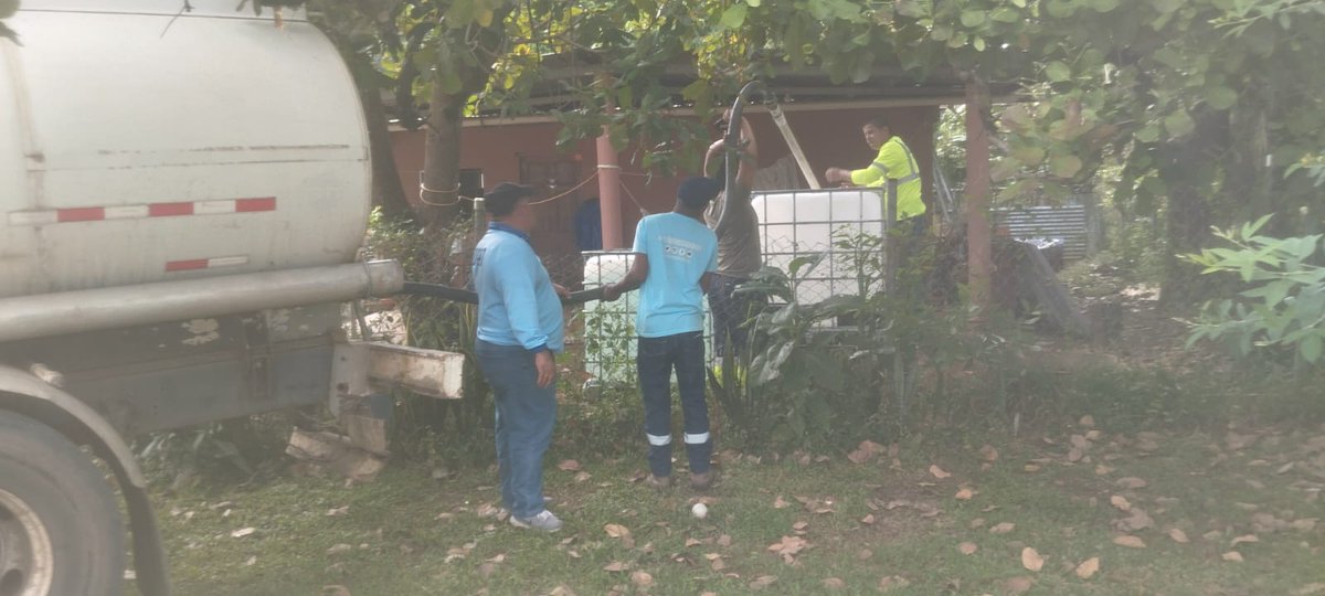#Coclé: Informamos que el suministro en Río Grande es irregular por una incidencia en uno de los pozos. Hoy, 5 de enero, realizamos trabajos de verificación de equipos y distribuimos agua con carros cisterna para garantizar el servicio.
<a href="/311Panama/">311 Panamá</a>
#ConPasoFirme