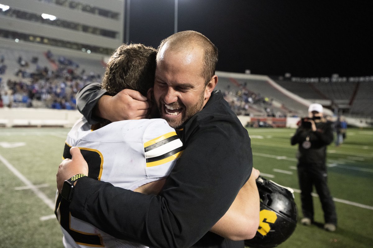 Sam Lane (@samlaneok) on Twitter photo The All-Arkansas Preps teams are out!
Click the link below to see who made this year's <a href="/AllArkansasPrep/">All Arkansas Preps</a> teams.
#arpreps
arkansasonline.com/news/2025/jan/… The All-Arkansas Preps teams are out!
Click the link below to see who made this year's <a href="/AllArkansasPrep/">All Arkansas Preps</a> teams.
#arpreps
arkansasonline.com/news/2025/jan/…