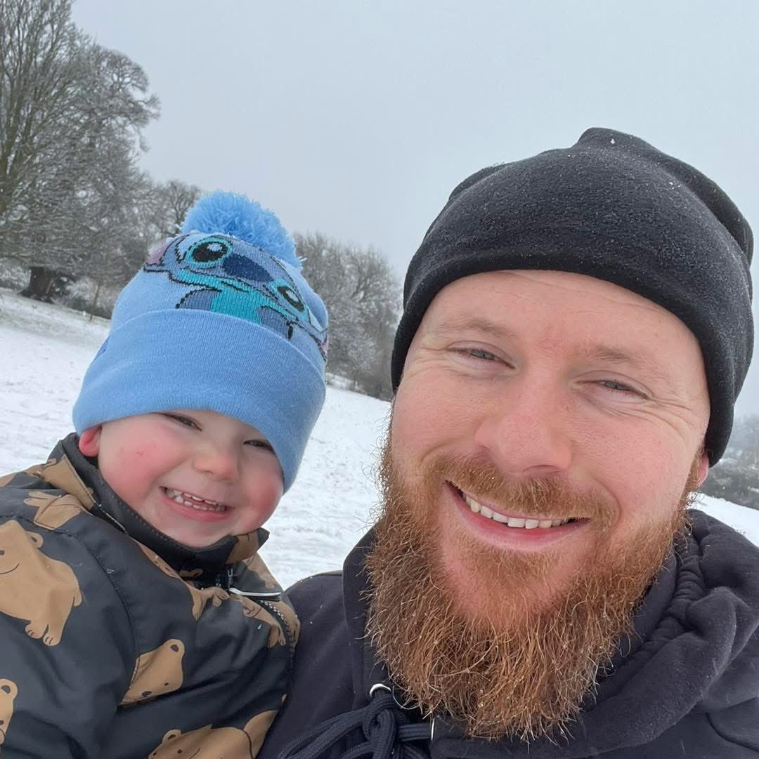 Snow day ⛄️ 

Kixx Chesterfield franchisee went sledding with his family and enjoyed a hand warming hot chocolate.

Did our Kixx families make the most of the snow today?
