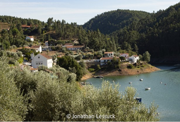 TravelGumbo's tweet image. #Dornes, #Portugal—A #SmallTown on a #BeautifulLake #ttot

TravelGumbo archives
By Travelers, For Travelers

travelgumbo.com/blog/dornes-po…