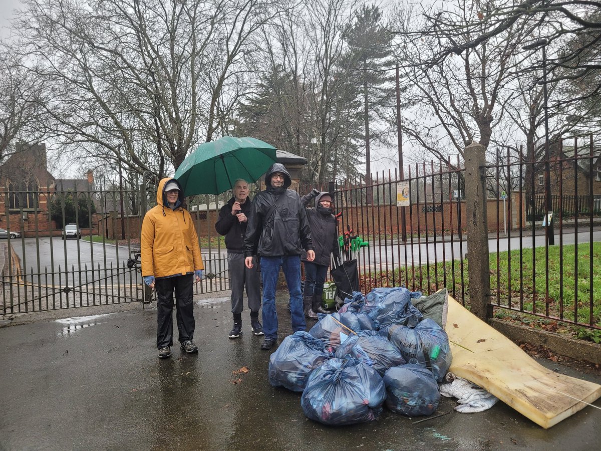 The rain doesn't stop the litter picking ultras! Happy New Year, everyone! Hope it's a good one.