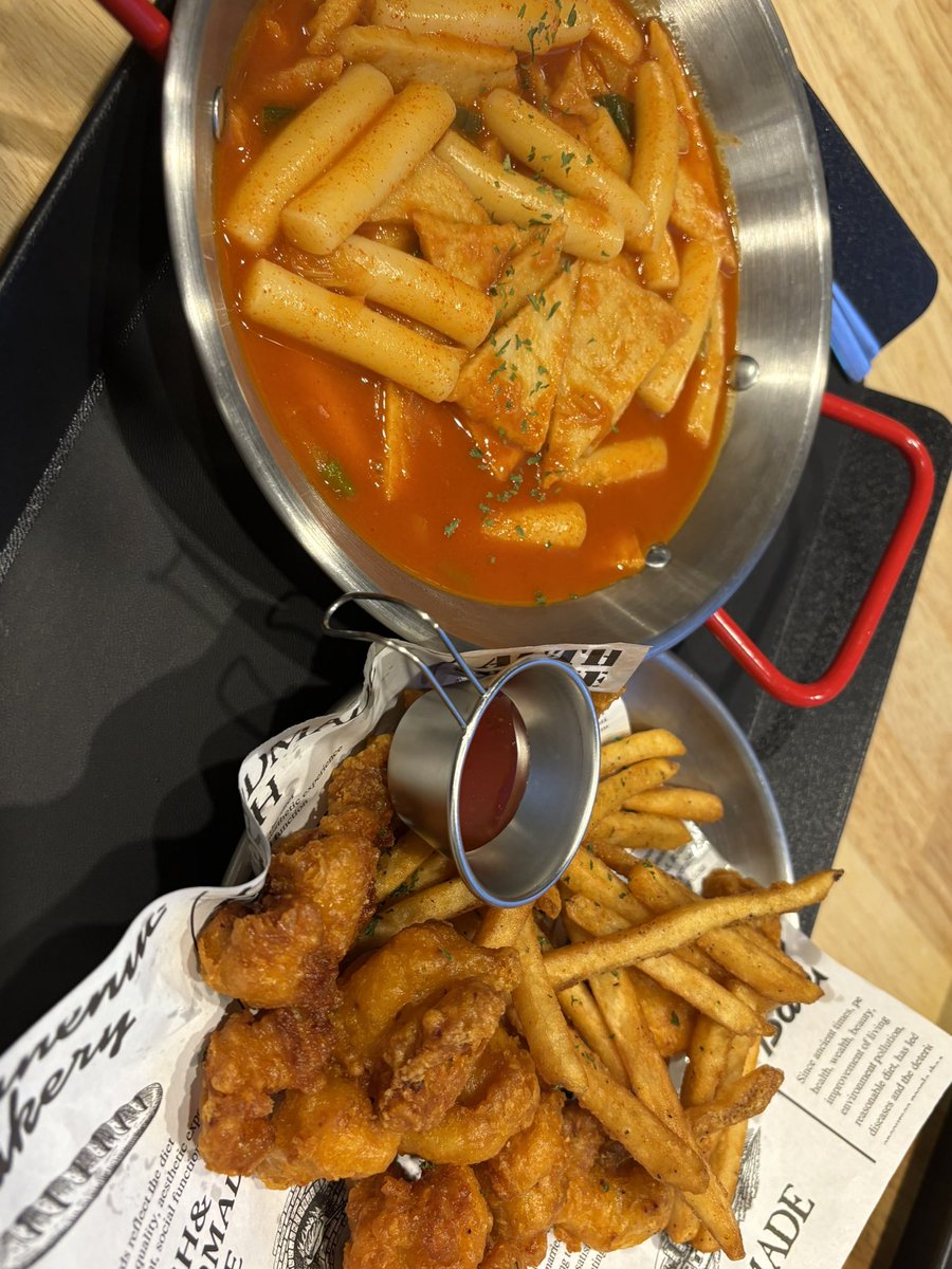 one_world_702's tweet photo. 12.27

마라탕
보드게임카페 떡복이 순살치킨
대패삼겹김치볶음밥 치킨마요 https://t.co/vbq9EGnSbq
