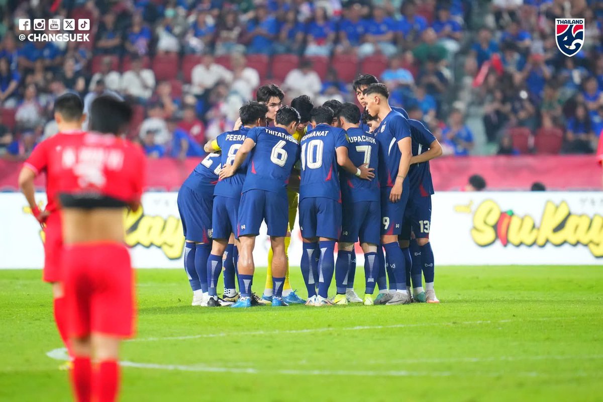 2000HI20002's tweet photo. อย่าเอาคำว่าอาเซียนมาตัดสินว่าพวกเขาไม่มีศักยภาพ ทุกคนทำเต็มที่และควรได้รับการสนับสนุนที่ดี อย่าดูถูกพวกเขาเพียงเพราะเขาแพ้ในวันนี้ มองพวกเขาให้ไกล พวกเขาจะไม่หยุดพัฒนาถ้าพวกคุณยังสนับสนุน นักเตะและโค้ชชุดนี้เก่ง อายุน้อยพัฒนาได้ เหลือแต่สมาคมจะสนับสนุนได้มากแค่ไหน…  #บอลไทย https://t.co/AOztR2jpRk